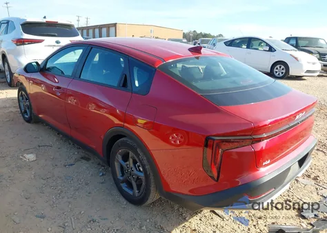 2025 Kia K4 Lxs z USA, uszkodzony, nr VIN 3KPFT4DE6SE092871